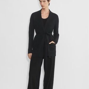 Aritzia Ty Short Cardigan (black - S)